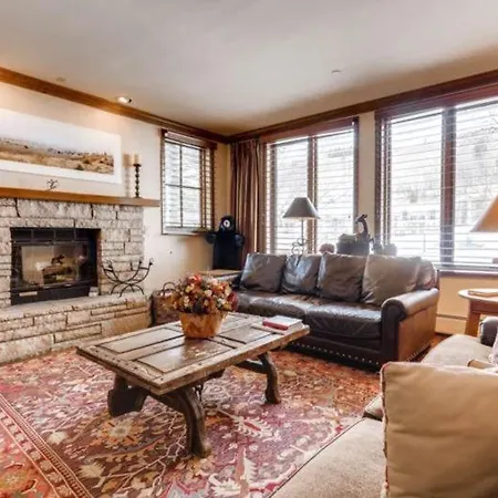Highlands Slopeside 200 By East West Hospitality Apartment